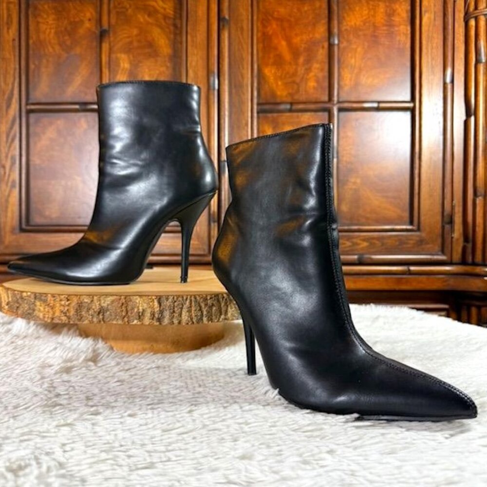 Mackin J Black Faux Leather Pointed Toe Center Stitch Seam Side Zip Heel Bootie
